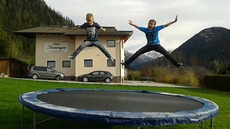 viel Spass beim Trampolinspringen